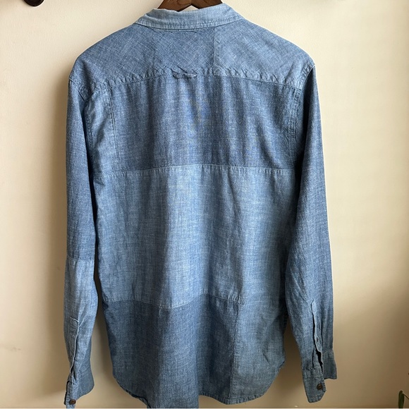 Levi’s Two Tone Cotton Button Down - Picture 3 of 7